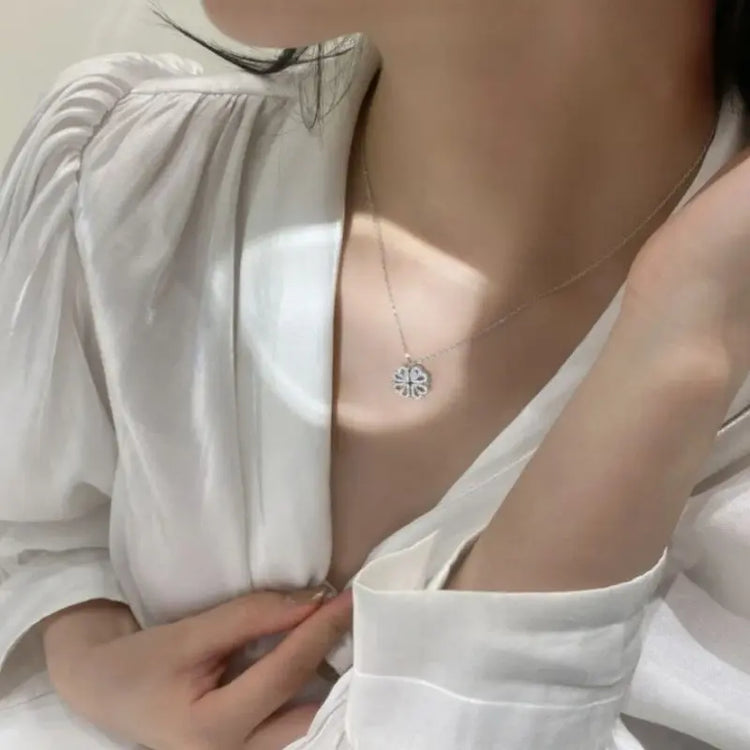 Retro Magnetic Folding Heart Shaped Four Leaf Clover Pendant Necklace Women Love Clavicle Chain Gifts Openable Choker Jewelry Jewelry and Clovers