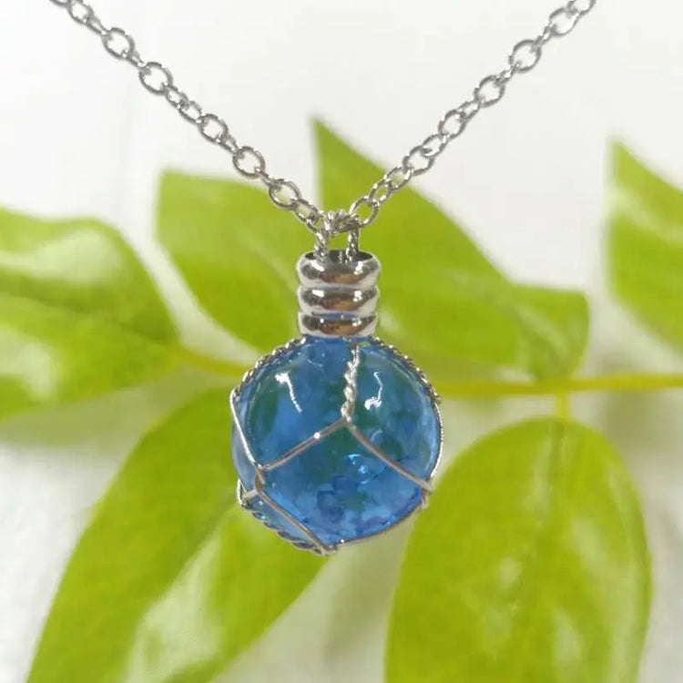 Ladies New Popular Luminous Glass Necklace Jewelry and Clovers