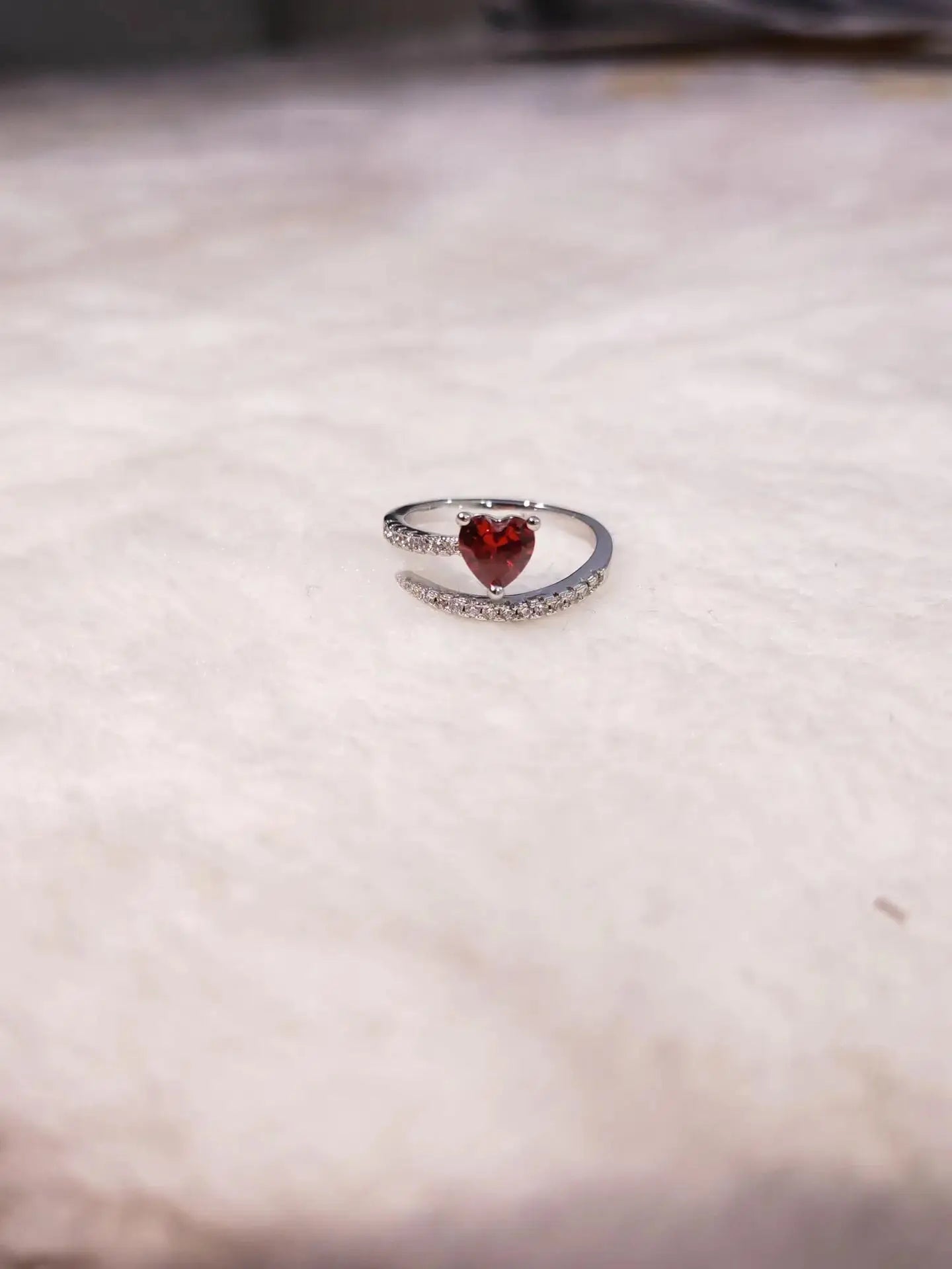 925 Sterling Silver Light Luxury Fashion Versatile Love Zircon Ring Birthday Party Anniversary Gift Jewelry and Clovers